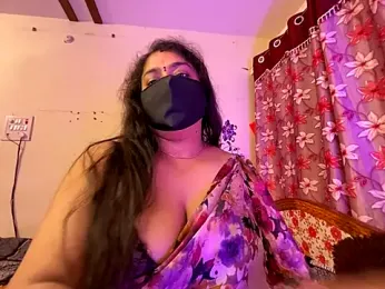 LouleyRanii webcam model stream image