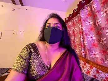 LouleyRanii webcam model stream image