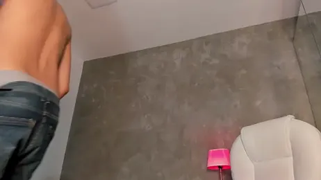 dylan_cross_ webcam model stream image