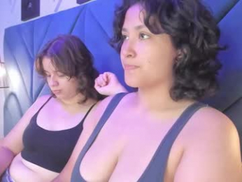 ivy_and_molly webcam model stream image