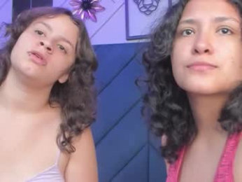 ivy_and_molly webcam model stream image