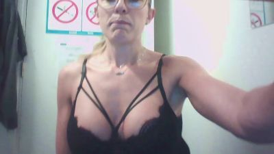 EmmaLoren webcam model stream image