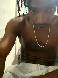 Larry-n-clouds webcam model stream image