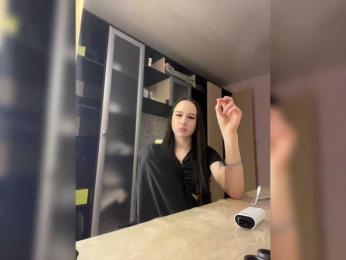 KiraKont webcam model stream image
