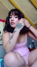 C1nn6m0n webcam model stream image