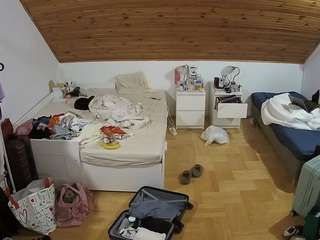 voyeurcam-julmodels-greybed-3 webcam model stream image