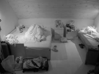voyeurcam-julmodels-greybed-3 webcam model stream image