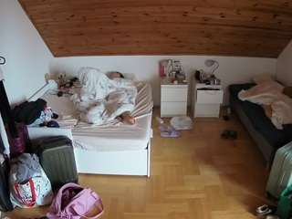 voyeurcam-julmodels-greybed-3 webcam model stream image
