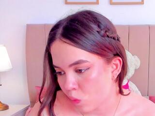 Bella Fontana webcam model stream image