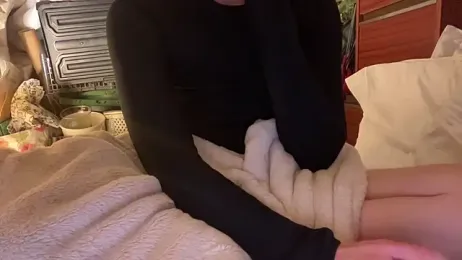 18yoteenvirgin webcam model stream image