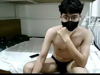 Gwencloudy webcam model stream image