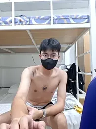 Gwencloudy webcam model stream image