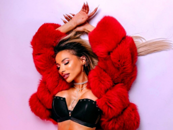 Caroline webcam model stream image