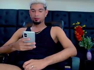 stvbigcocck webcam model stream image