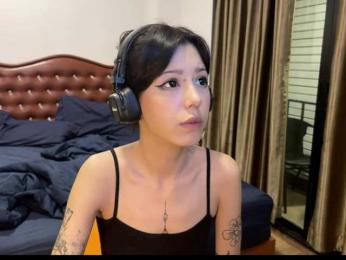 wavy_nights webcam model stream image