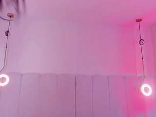 huge-boobs-ebony webcam model stream image