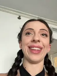 Yesmoree webcam model stream image