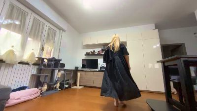 Dolcestrega webcam model stream image