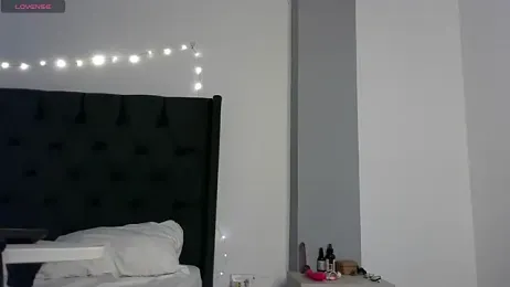 mini_kunis webcam model stream image