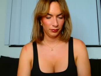 megancox_official webcam model stream image