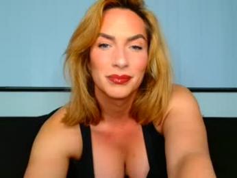 megancox_official webcam model stream image
