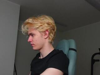 Logan Fraser webcam model stream image