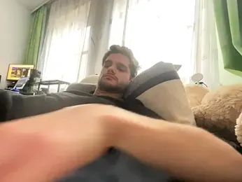 youngboyformommy24 webcam model stream image