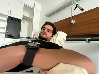 youngboyformommy24 webcam model stream image