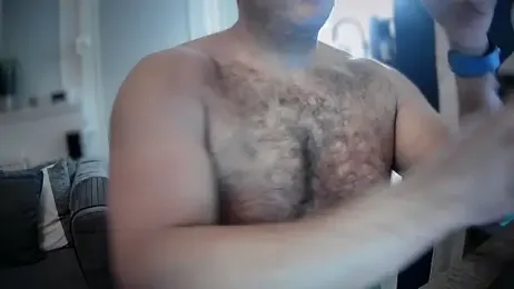 CloudyMuscleBeefy webcam model stream image