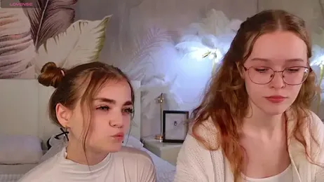 MandyMils webcam model stream image