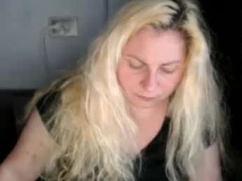 candycream74 webcam chaturbate model stream image