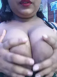 Moon_luxe webcam model stream image