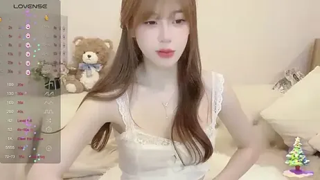 Yuuuuuly webcam model stream image