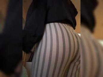 LollaDolly webcam model stream image