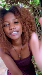 KynaFrenchy webcam model stream image