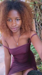 KynaFrenchy webcam model stream image