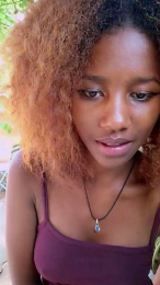 KynaFrenchy webcam model stream image