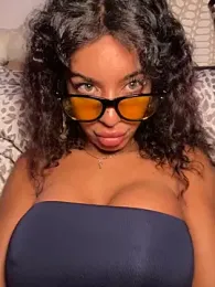 AlyssaHottv_ webcam model stream image