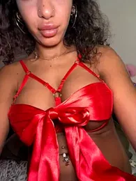 AlyssaHottv_ webcam model stream image