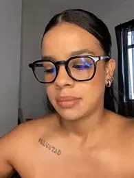 trianawhite webcam model stream image