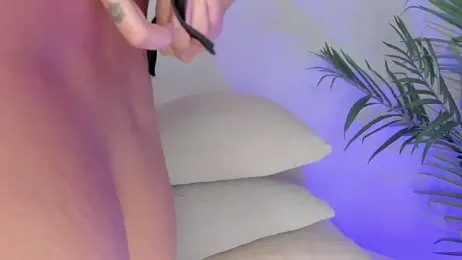 Swt_skinny_ webcam model stream image