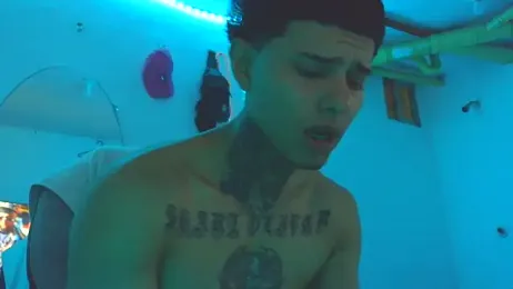 Skartoliver webcam model stream image