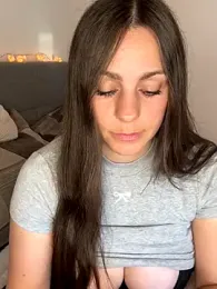 Loella-Rose webcam model stream image