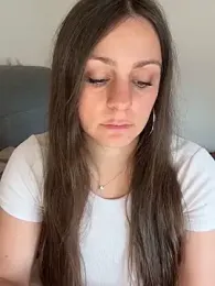 Loella-Rose webcam model stream image