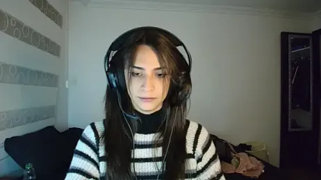 Dollbehavior_ webcam model stream image