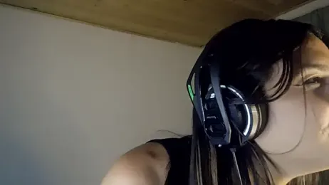 Dollbehavior_ webcam model stream image