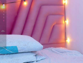 horny18girl webcam bongacams model stream image