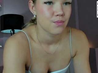 aura-powers webcam model stream image