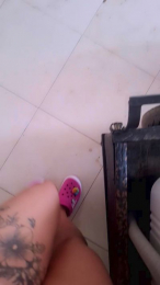 girl_pee webcam model stream image