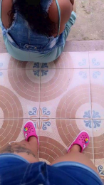 girl_pee webcam model stream image